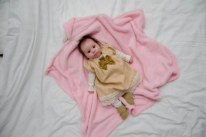 婴儿睡觉双手举起来如何让婴儿安静的睡觉